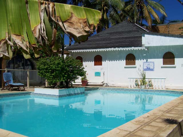 maison du lagon piscine
